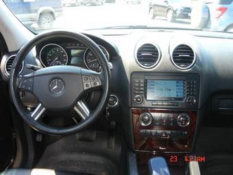 2005 Mercedes-Benz ML-Class Photos