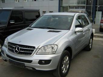 2005 Mercedes-Benz ML-Class Pictures