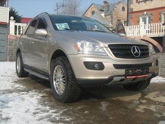 2006 Mercedes-Benz ML-Class Pictures