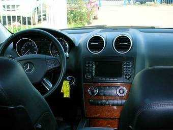 2006 Mercedes-Benz ML-Class Pictures