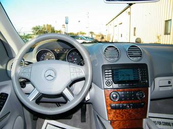 2006 Mercedes-Benz ML-Class Pictures