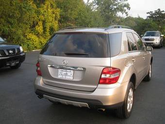 2006 Mercedes-Benz ML-Class Pictures