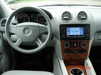 2006 Mercedes-Benz ML-Class Pictures