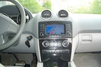 2006 Mercedes-Benz ML-Class Wallpapers