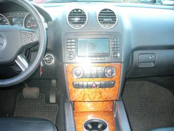 2006 Mercedes-Benz ML-Class Pictures