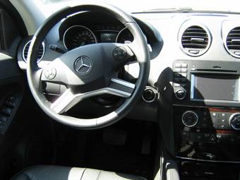 2008 Mercedes-Benz ML-Class Pictures