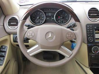 2009 Mercedes-Benz ML-Class Images