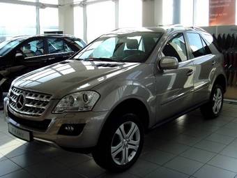 2010 Mercedes-Benz ML-Class Images