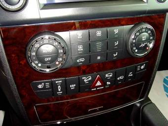 2010 Mercedes-Benz ML-Class Pictures