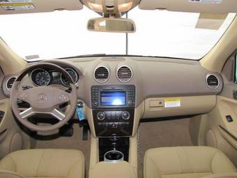 2010 Mercedes-Benz ML-Class Photos