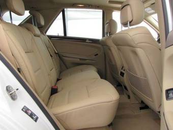 2010 Mercedes-Benz ML-Class Photos