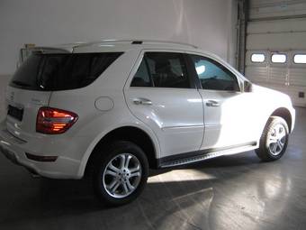2010 Mercedes-Benz ML-Class Pictures