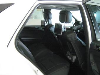 2010 Mercedes-Benz ML-Class Photos