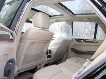 2012 Mercedes-Benz ML-Class Pictures