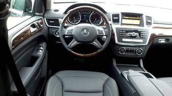 2012 Mercedes-Benz ML-Class Pictures