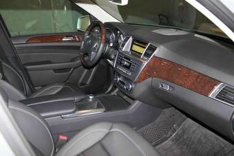 2012 Mercedes-Benz ML-Class Pictures