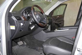 2012 Mercedes-Benz ML-Class Pictures