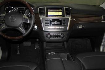 2012 Mercedes-Benz ML-Class Pics