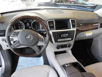 2012 Mercedes-Benz ML-Class Images