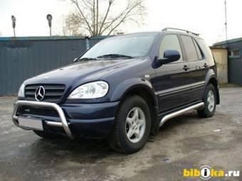 2000 Mercedes-Benz ML320