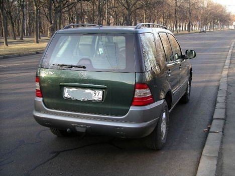 2000 Mercedes-Benz ML320