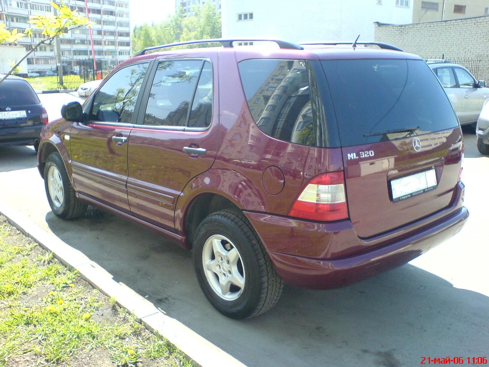 2000 Mercedes-Benz ML320