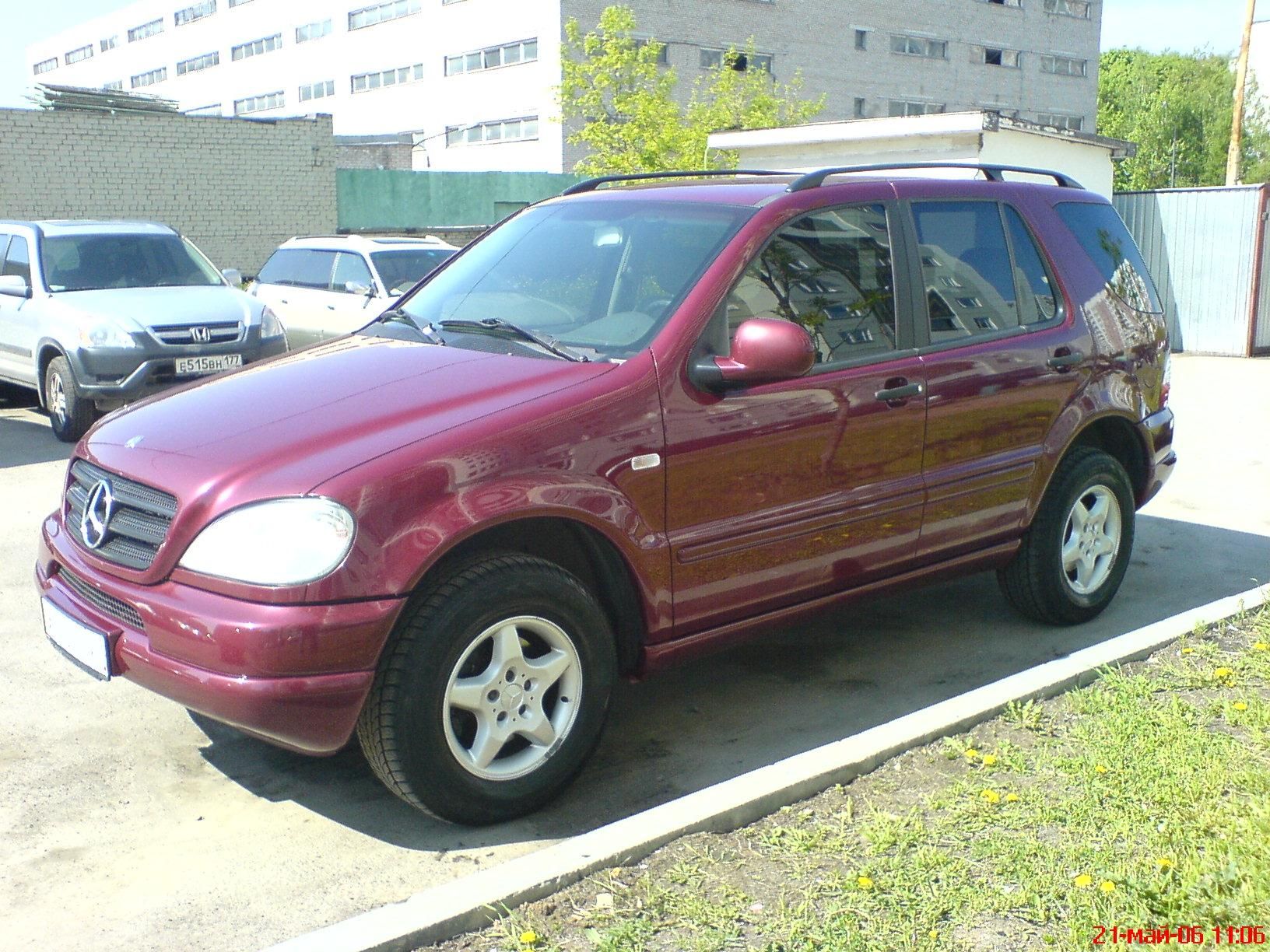 2000 Mercedes-Benz ML320