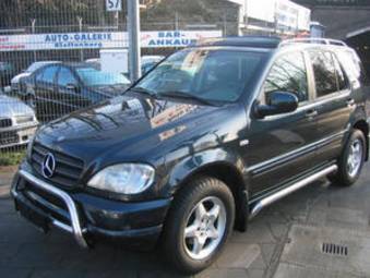 2001 Mercedes-Benz ML320