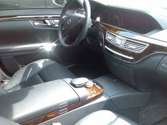 2005 Mercedes-Benz R-Class Photos