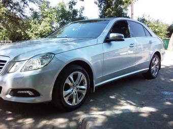 2010 Mercedes-Benz R-Class Photos