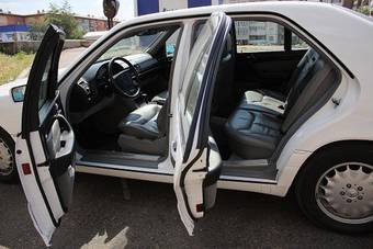 1998 Mercedes-Benz S-Class Pictures