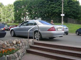 1999 Mercedes-Benz S-Class Pictures