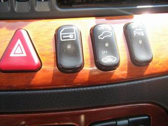 2000 Mercedes-Benz S-Class Pictures