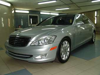 2005 Mercedes-Benz S-Class Pictures