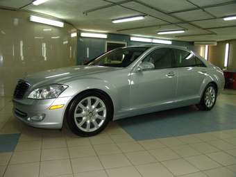 2005 Mercedes-Benz S-Class Pictures