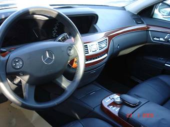 2005 Mercedes-Benz S-Class Pictures
