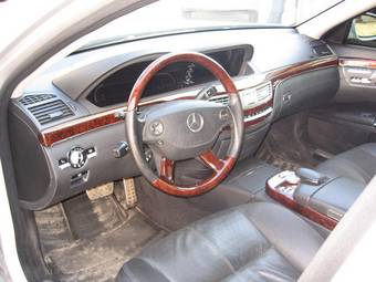 2005 Mercedes-Benz S-Class Pictures