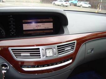 2005 Mercedes-Benz S-Class Pictures