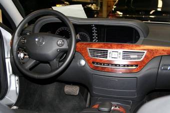 2006 Mercedes-Benz S-Class Photos