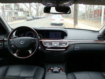2006 Mercedes-Benz S-Class Pictures