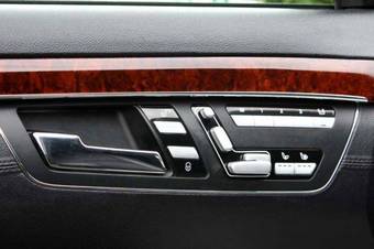 2009 Mercedes-Benz S-Class Photos