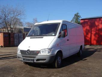 2000 Mercedes-Benz Sprinter Pictures