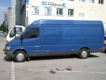 2000 Mercedes-Benz Sprinter Pictures