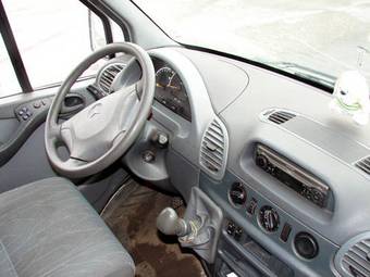 2001 Mercedes-Benz Sprinter Pictures