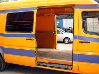 2001 Mercedes-Benz Sprinter Pictures