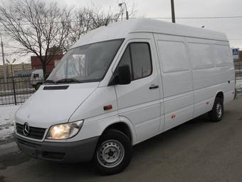 2002 Mercedes-Benz Sprinter Pictures