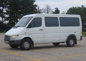 2002 Mercedes-Benz Sprinter Photos