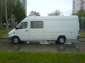 2002 Mercedes-Benz Sprinter Pictures