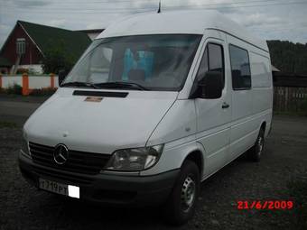2002 Mercedes-Benz Sprinter Pictures