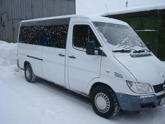 2002 Mercedes-Benz Sprinter Pictures